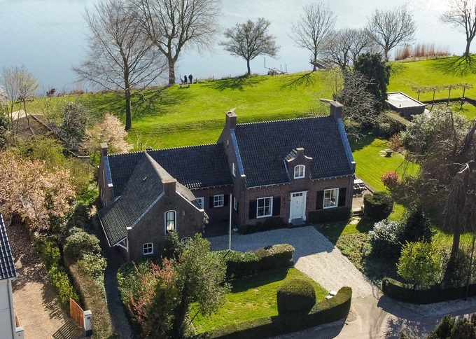 Herenhuis te koop in Noord-Brabant - Kalverstraat 8, Maashees
