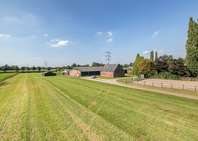 Paardenbedrijf te koop in Noord-Brabant: Broekstraat 8a, 5688 JW Oirschot
