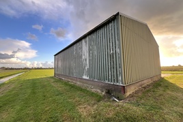 Losse grond te koop in Noord-Holland: Landbouwgrond met agrarisch bouwblok te Hensbroek
