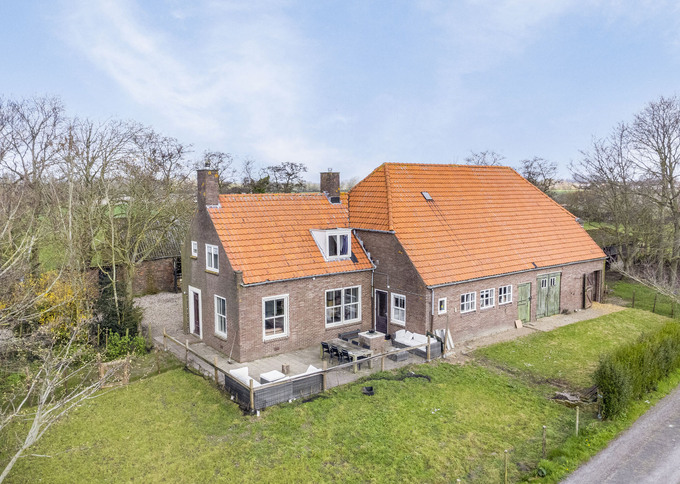 Overig agrarisch / landelijk vastgoed te koop in Zeeland: Woonboerderij Kruisweg 1 Veere
